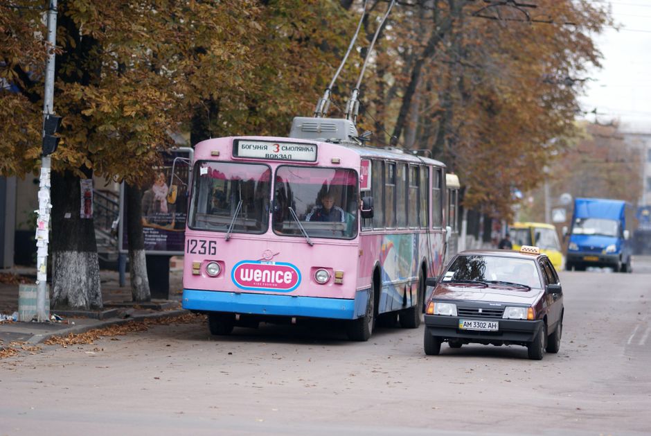 Тролейбус №27 Львів — фото
