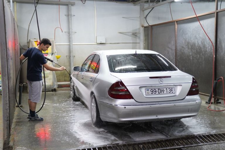 Автомийки Львова: самообслуговування чи повний сервіс — Автомийка у Львові: самообслуговування чи повний сервіс